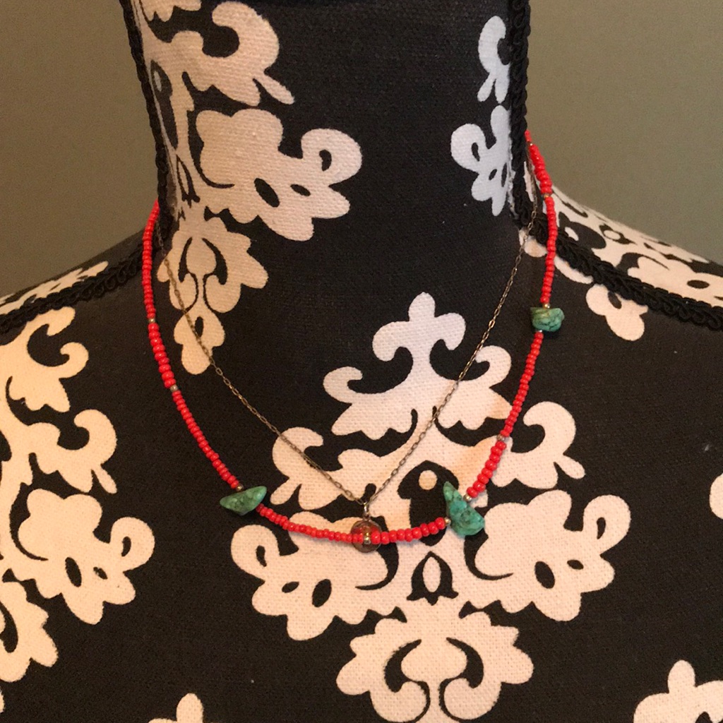 American Eagle Red And Turquoise Necklace 9$